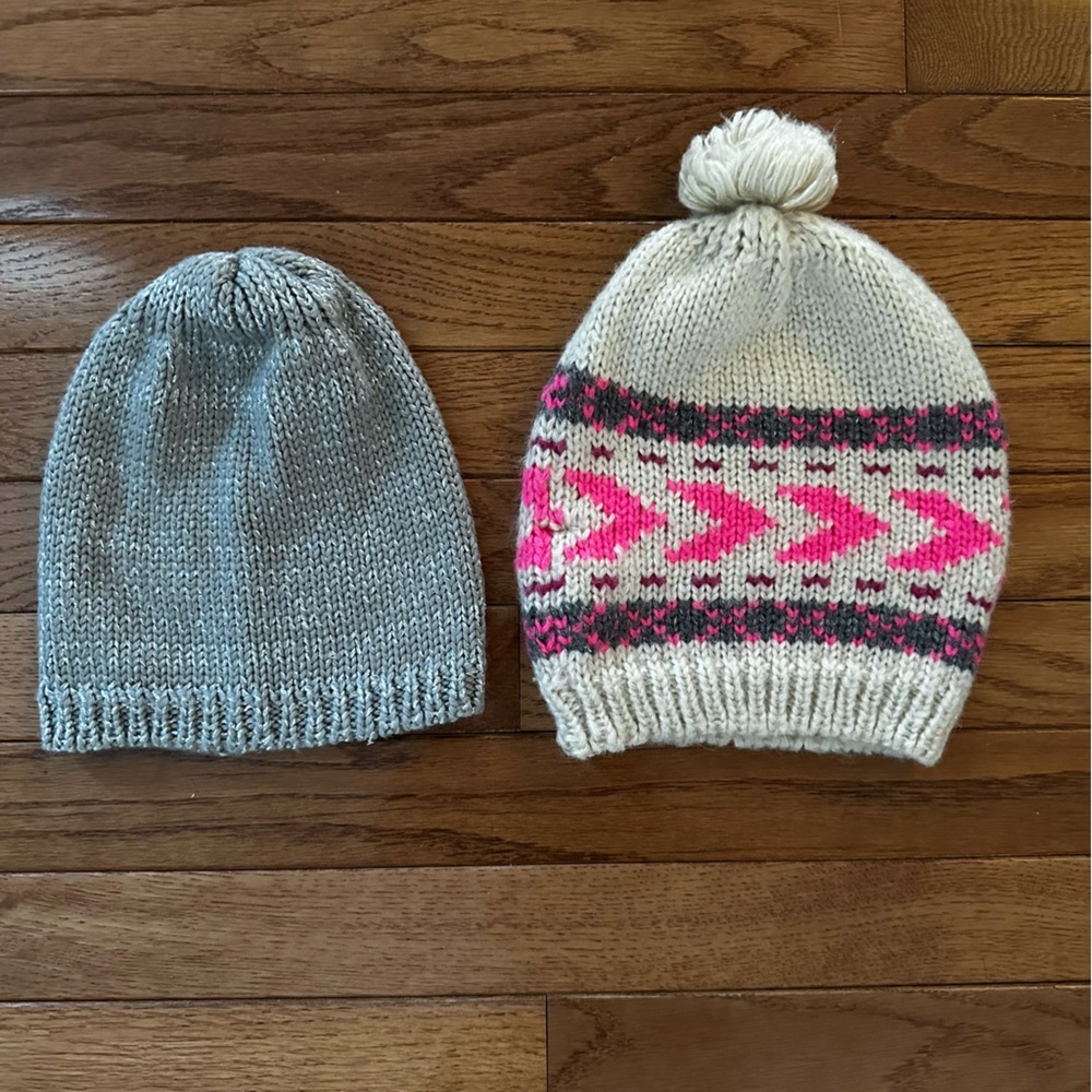 💞Girls hats bundle Bitten by Sarah Jessica Parker Kids' Beanie Duo Gray Pink